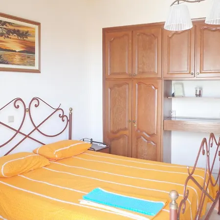 Appartamento Tsotsos House *