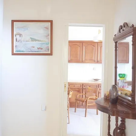 Tsotsos House Daire